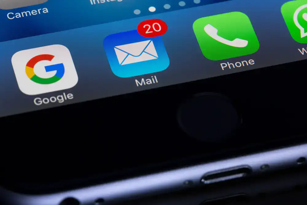 Klantondersteuning en e-mail communicatie bij GoldenPortal Tech